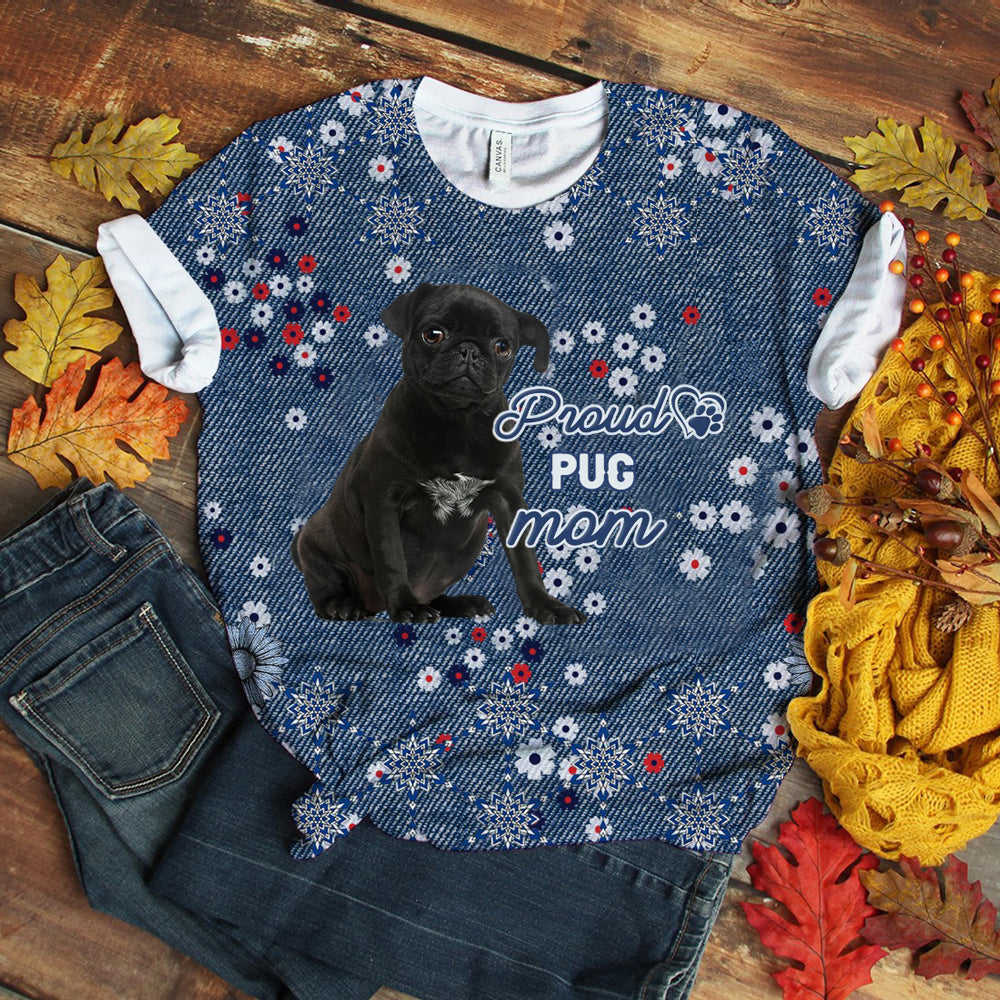 Black Pug (2) Pround Mom T-shirt