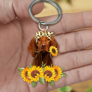 Vizsla-Dog Mom Keychain